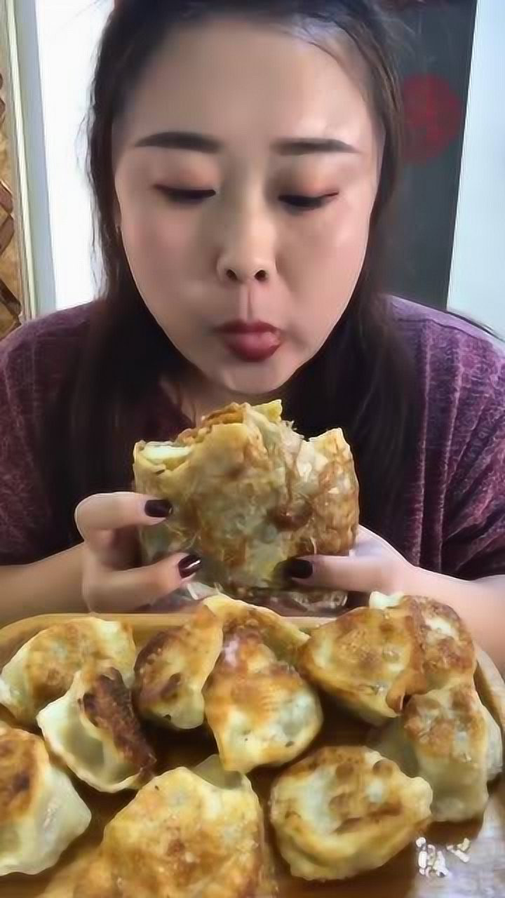 锦州大姐伙食真奢侈每顿必吃煎饼果子网友是我向往的生活