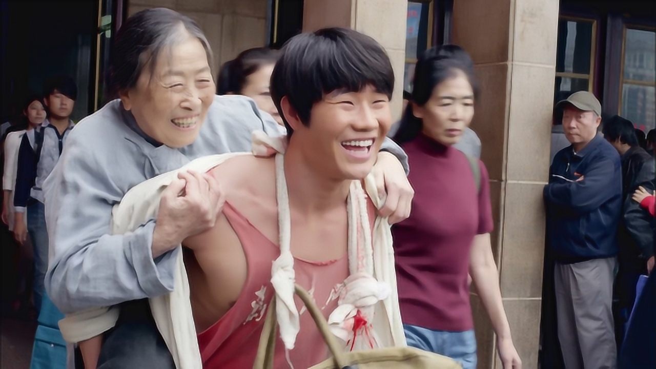 背着奶奶进城01:嘎子见义勇为,与奶奶失散,还被贼倒打一耙