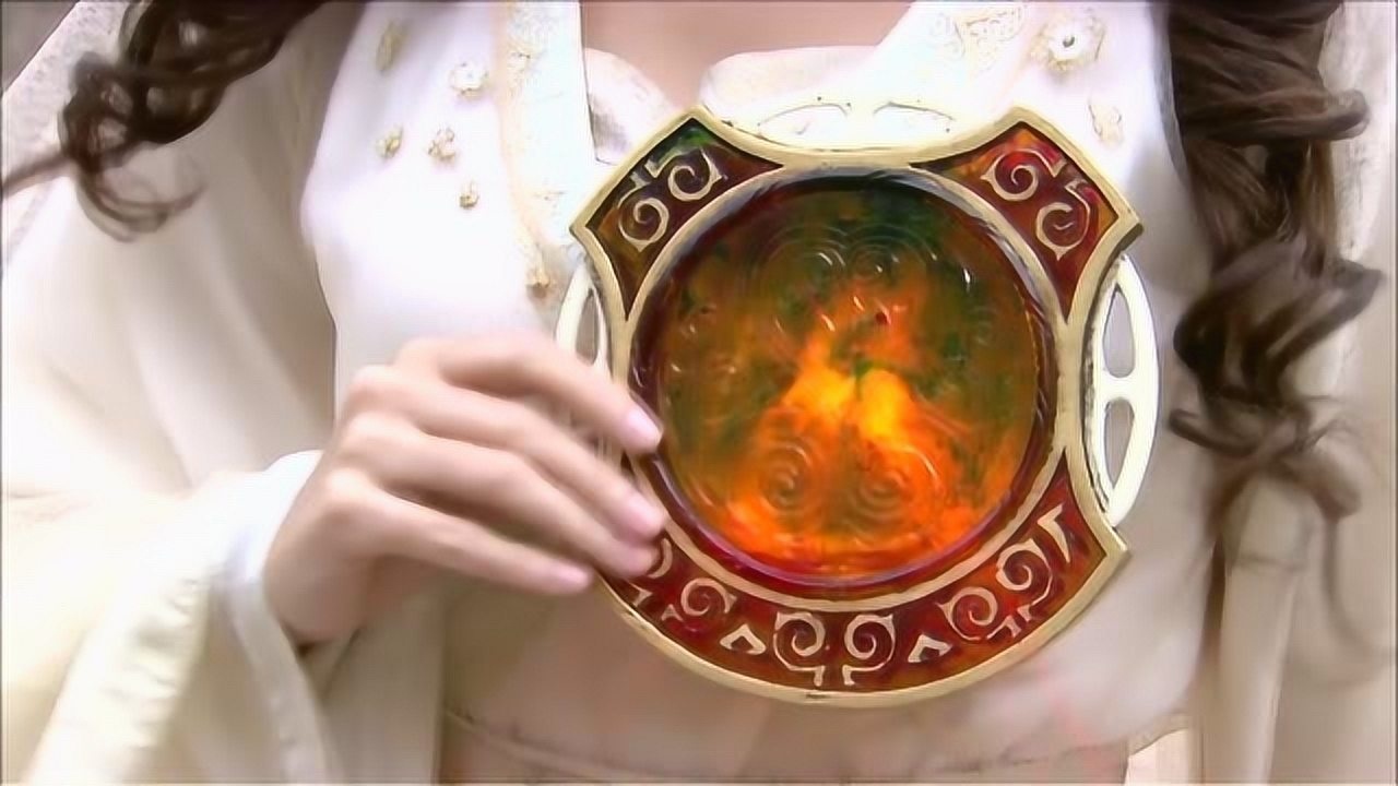 轩辕剑玉儿狠不下心杀小雪怎料小雪竟自己动手要把女娲石封上