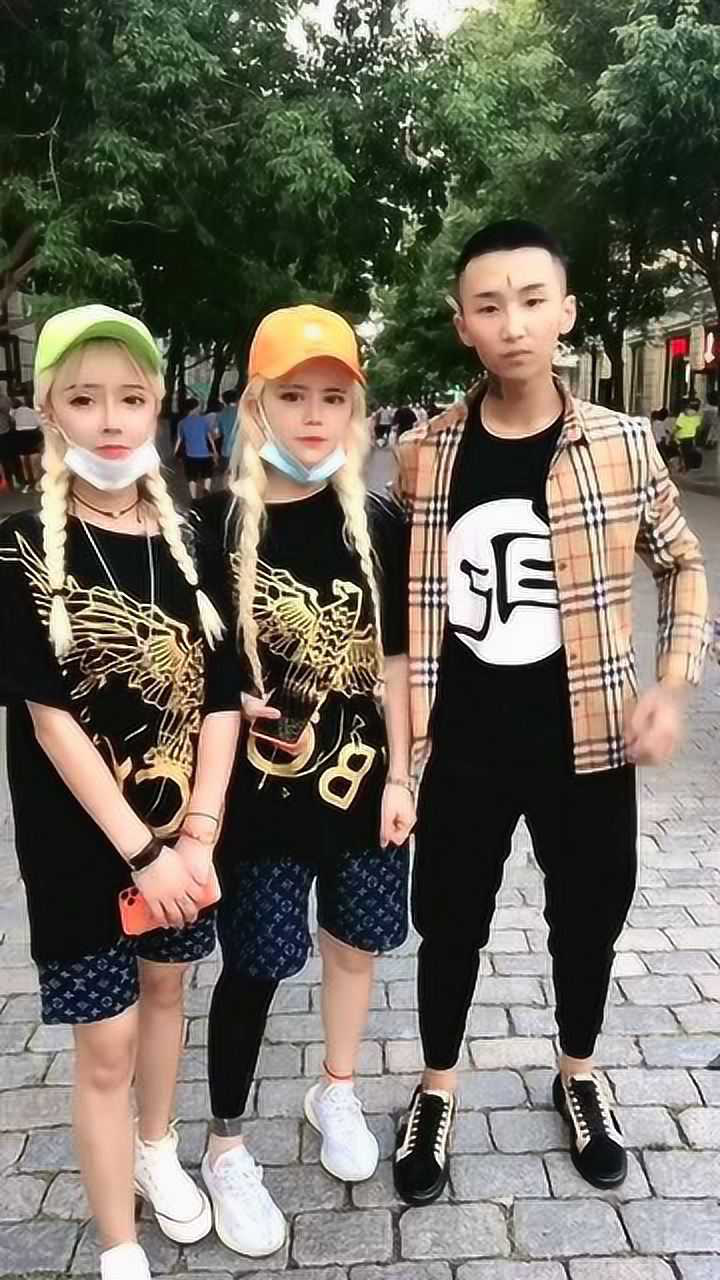 城里的精神小妹就是好看,忍不住跟她交朋友