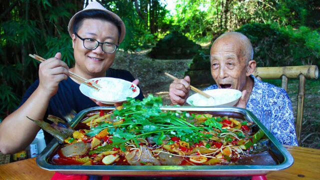 夜宵江湖菜“泡椒烤鱼”的家常做法,口感酥脆,麻辣过瘾