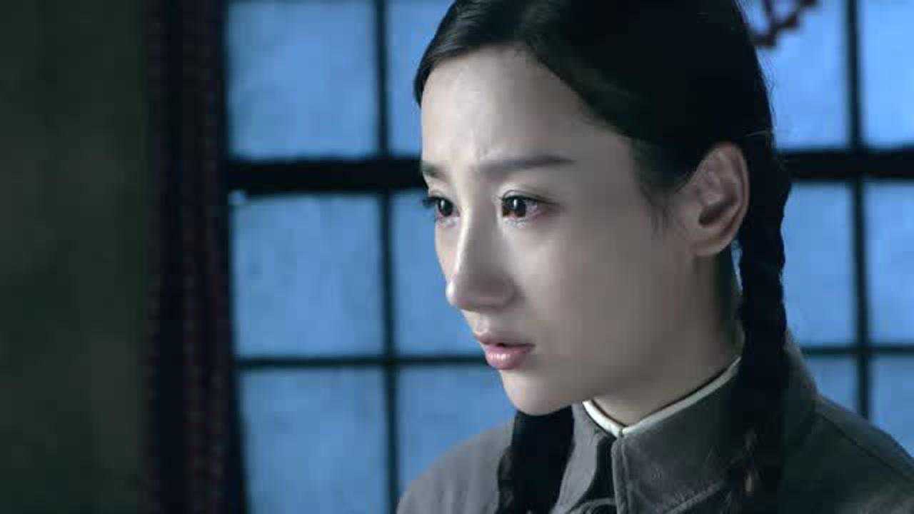 雪豹坚强岁月范小雨回到卧室哭泣陈怡问她怎么了