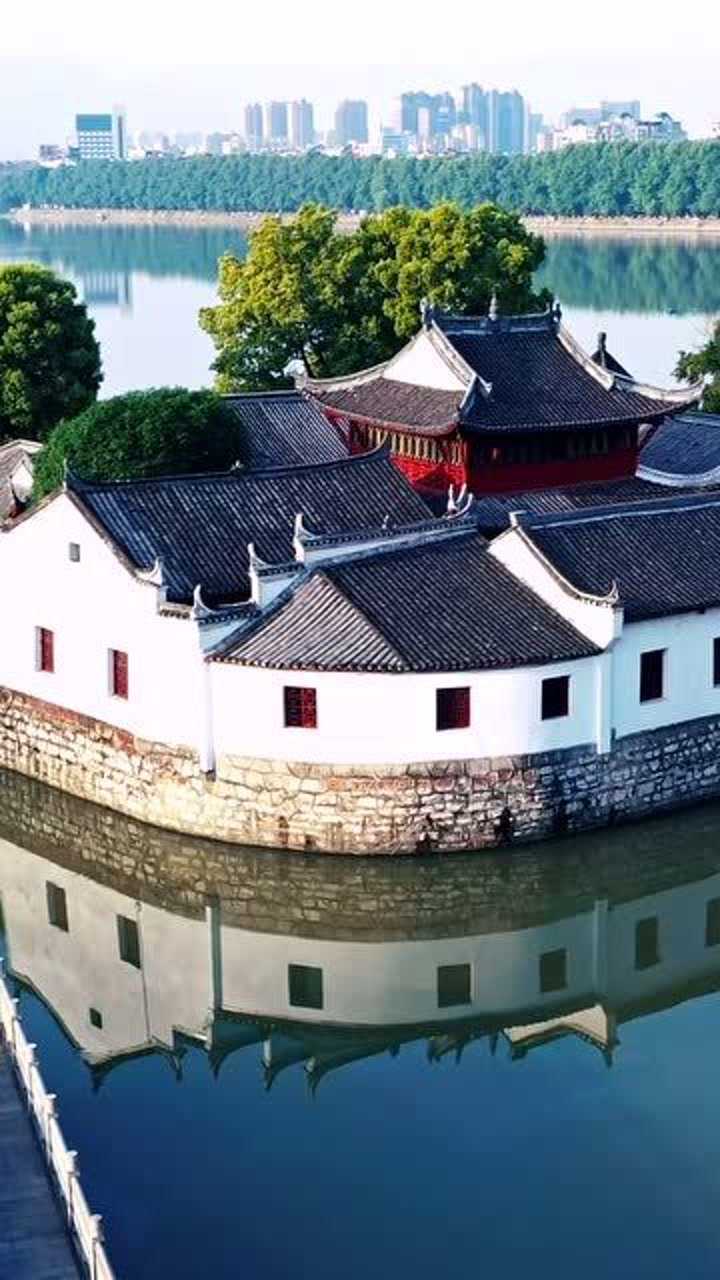 江西烟水亭相传为三国名将周瑜点将台故址历代文人骚客宴游之地