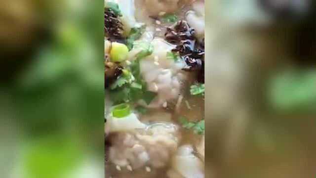 酒店的大厨教你正宗千里香馄饨 关键就这两步 !学会可以开店了