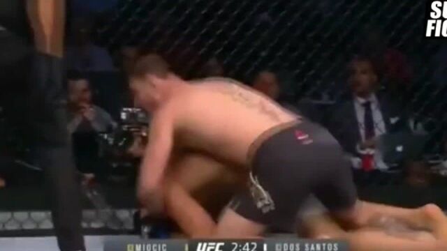 UFC综合格斗那些被一击KO的拳手, 感受人体的承受能力!