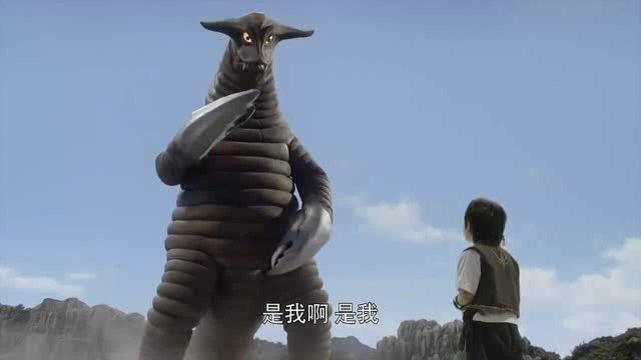 奥特曼:怪兽要攻击雷比,小光变身萨德拉,成功保护了雷比!