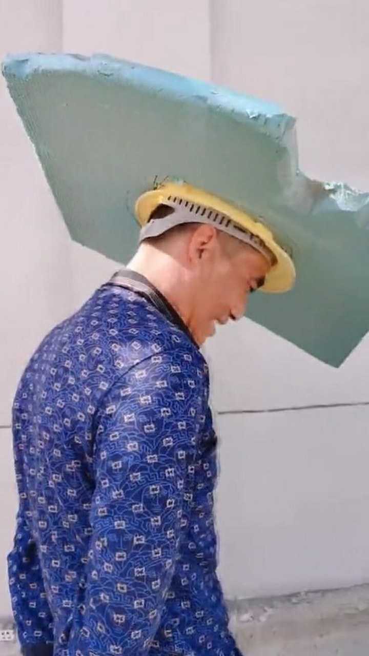 看工地上的工人如何防晒物美价廉再也不用担心被晒黑了