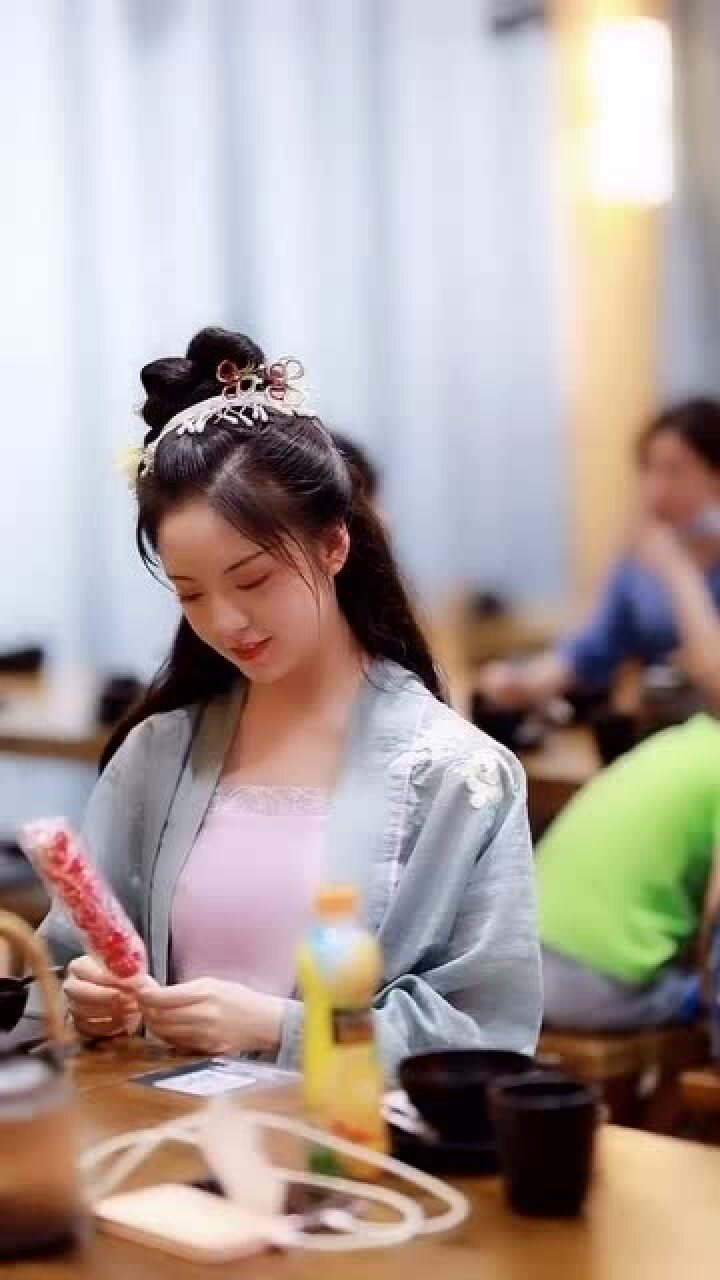 四月姐姐亲上的那一刻老夫的少女心爆棚啊