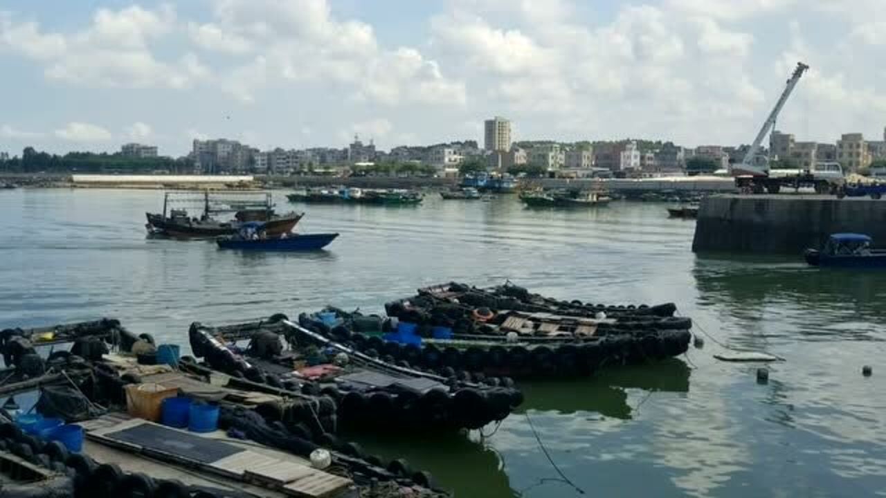 遂溪县的鱼米之乡草潭镇,美丽湛蓝的天,湛蓝的海,美不胜收
