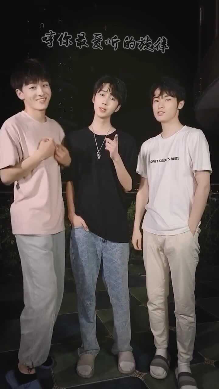 最美的不是下雨天是曾与你躲过雨的屋檐爱的变装秀唐雨阳哲一阿昊是