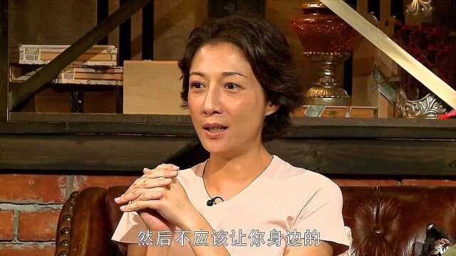 吴绮莉名场面,47岁终身未嫁,却与成龙有一女儿