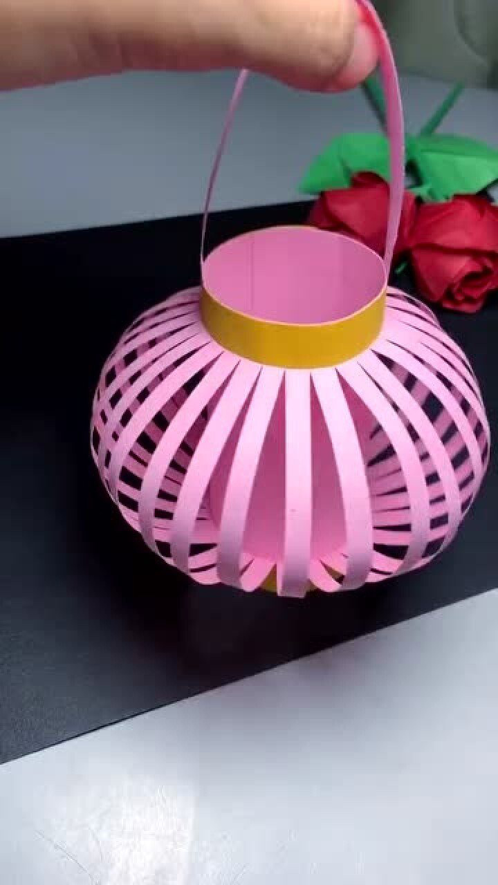 一张卡纸就能做一个灯笼超级简单你学会了吗