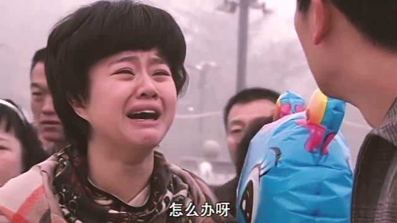 妻子逛街买东西,竟把儿子丢了,吓得坐到地上就是哭!_腾讯视频