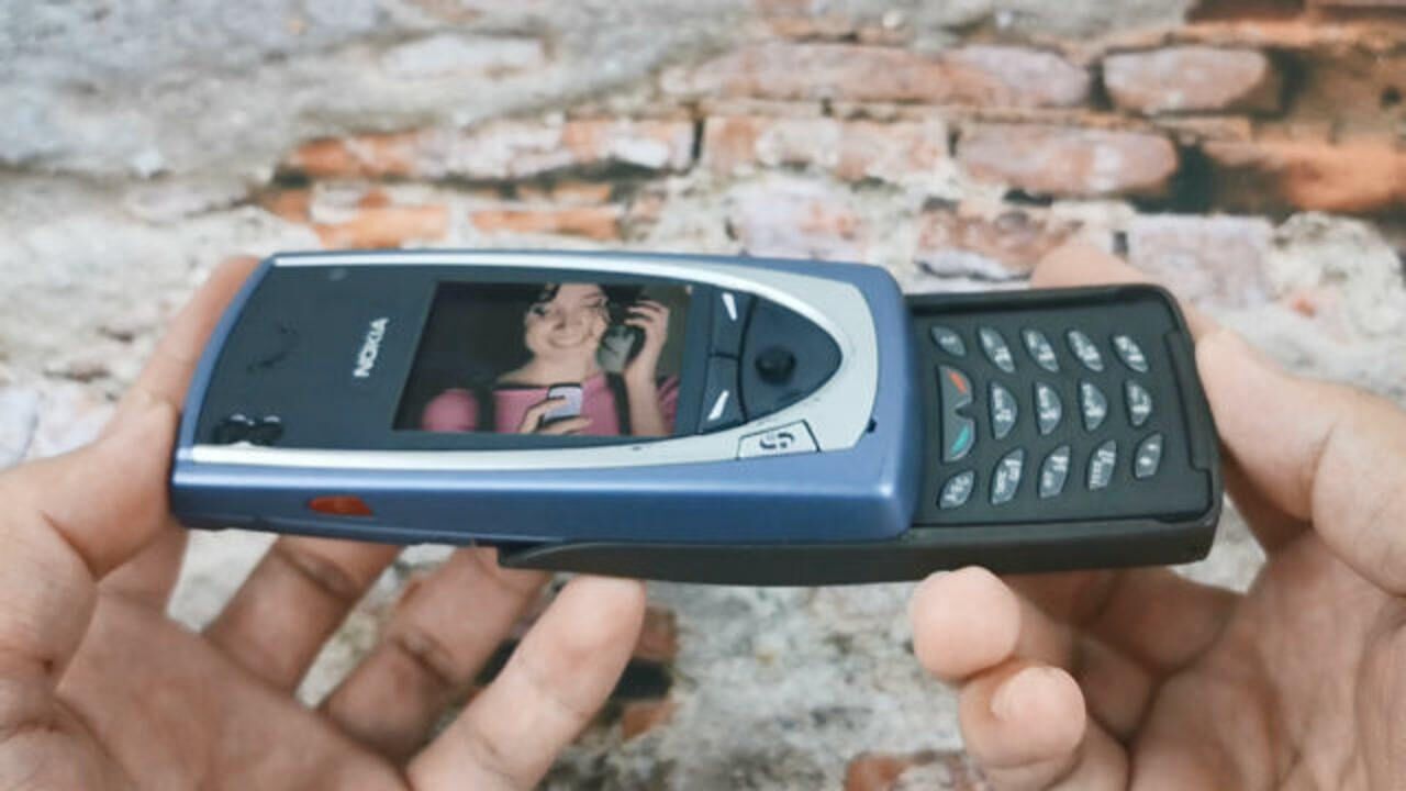 熊小白玩数码收了一台诺基亚7650还记得那首浪漫求婚广告曲吗