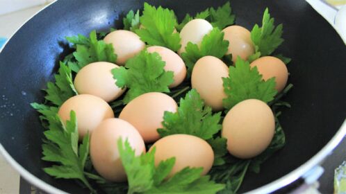 天气冷了,艾叶煮鸡蛋除了驱寒暖胃,还有这功效,可惜很少人知道