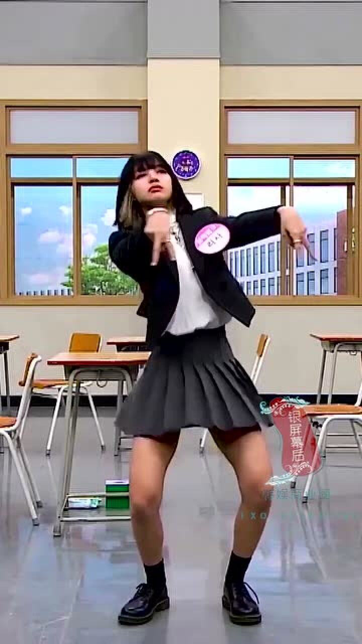继打车舞和摘星星舞后lisa又带来螃蟹舞引发全场爆笑