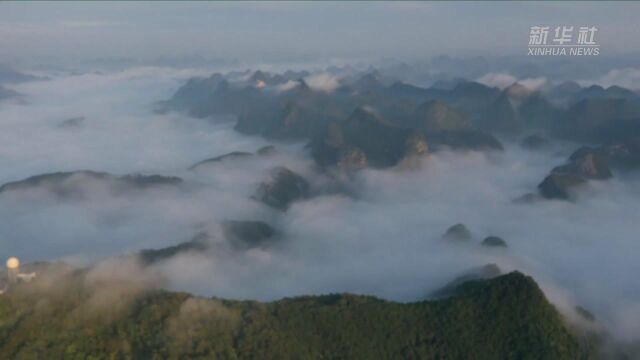 广西:旭日东升云海美景