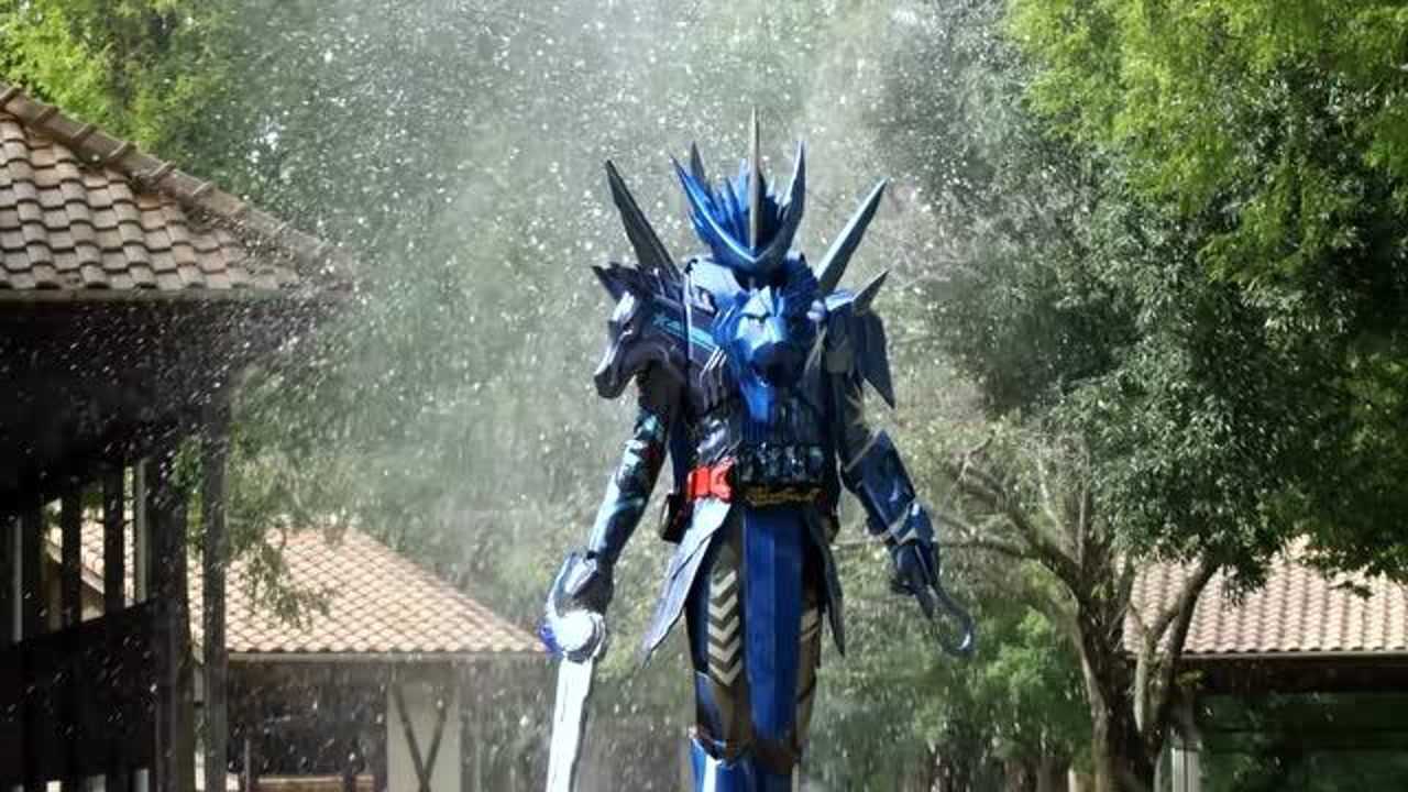 假面骑士圣刃:完全体的水之剑士,帅就完事了