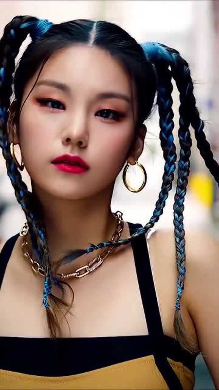 韩国女神黄礼志眼神迷人,骨子里的魅力随处散发,让人心动