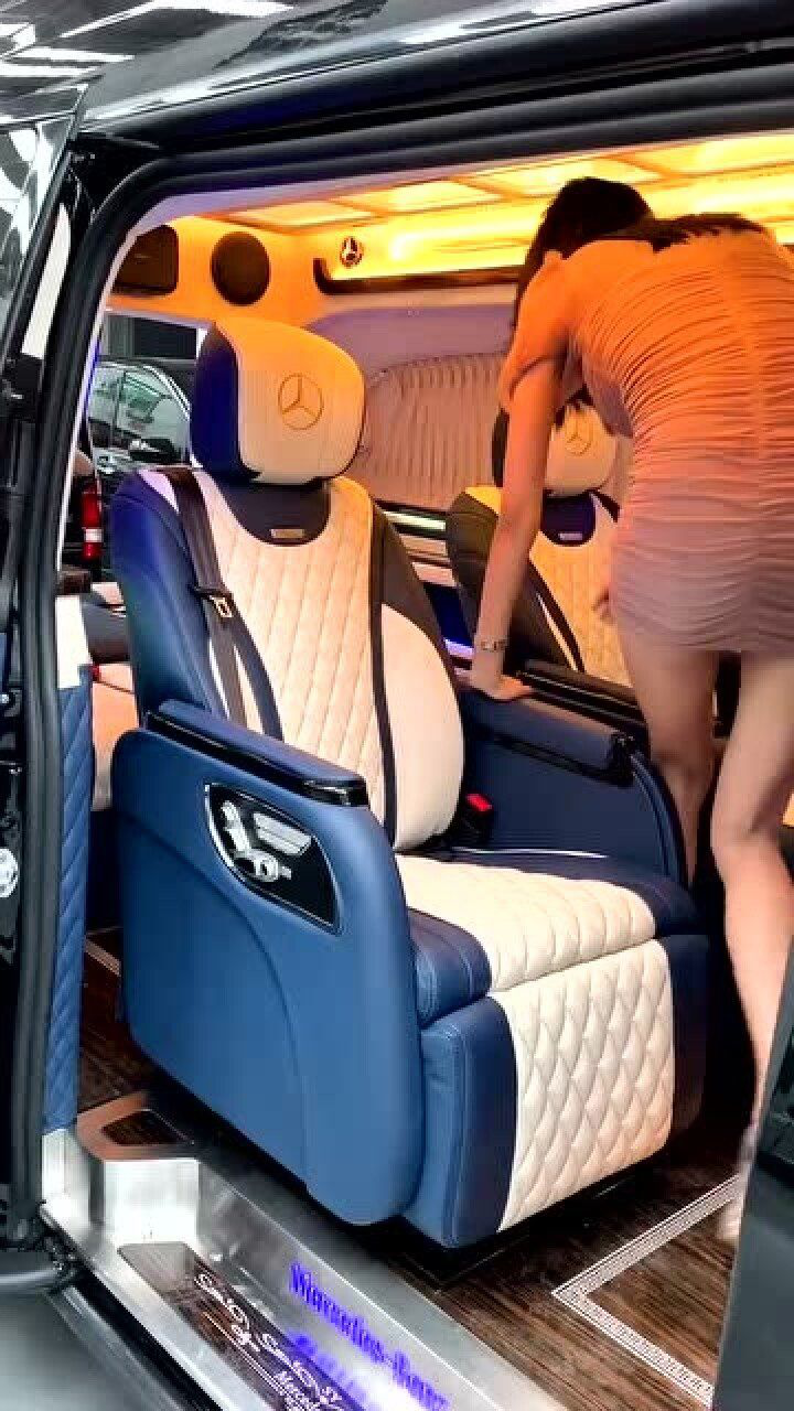 要给女老板开车了,应该注意些什么呢?