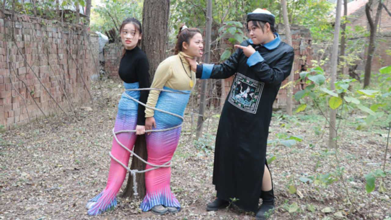 美人鱼的世界13:僵尸一路尾随,打伤小楠,把美人鱼绑在了树上