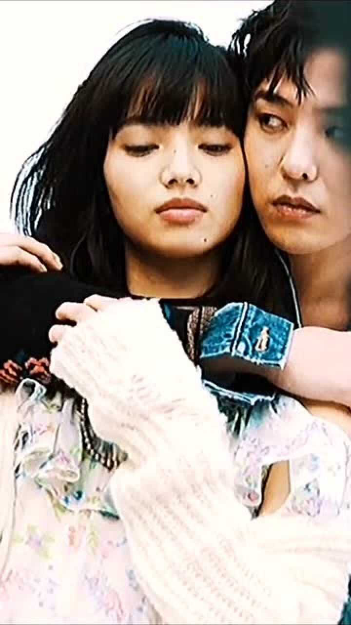 小松菜奈和权志龙合照画报一时都不知道该羡慕哪一位了