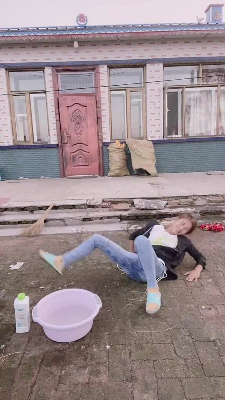 精彩视频我这无处安放的扫荡腿专业动作干净麻利