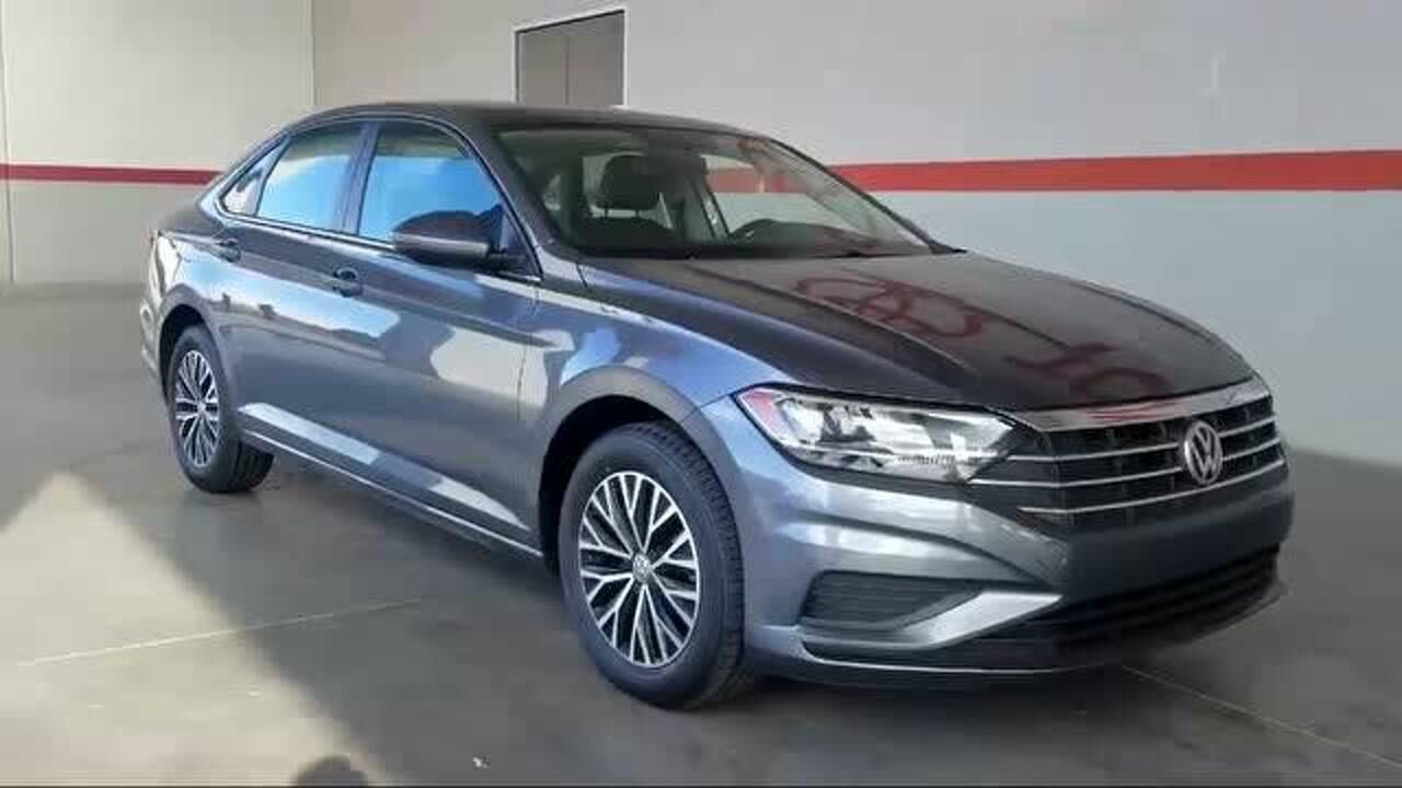 新车到货2021款大众速腾实车真是漂亮选它还是轩逸自己想