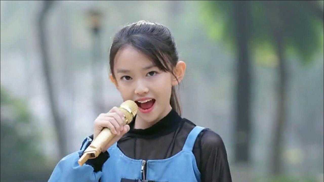 浪子闲话宋小睿唱跳版的来了歌声干净明亮舞蹈也不错呢