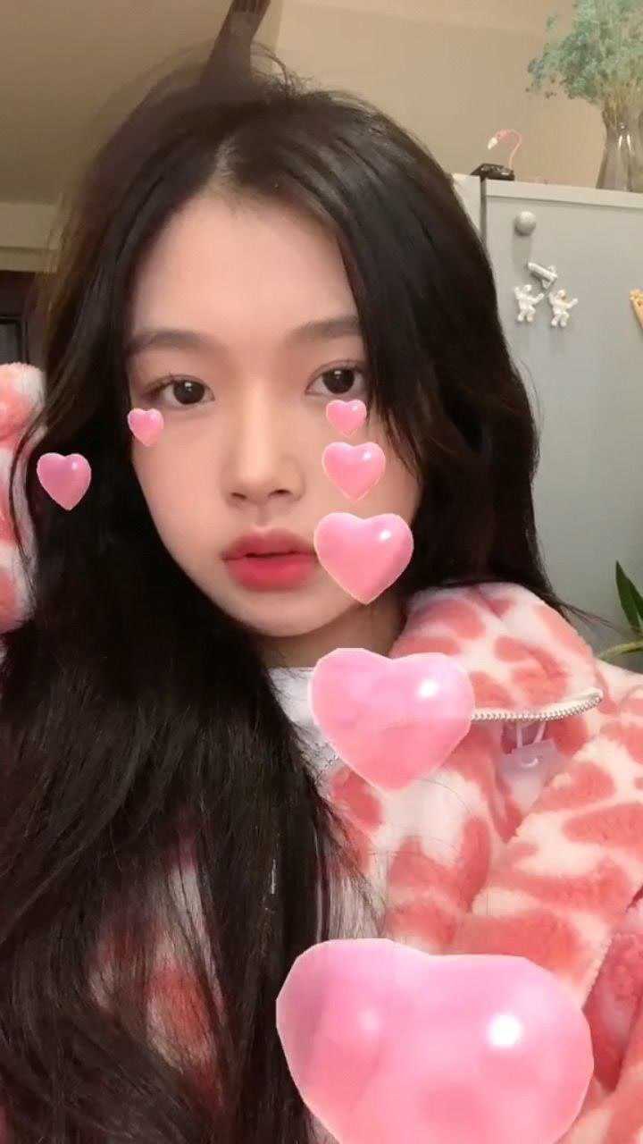 眼睛发射爱心怎么会有这么绝的特效