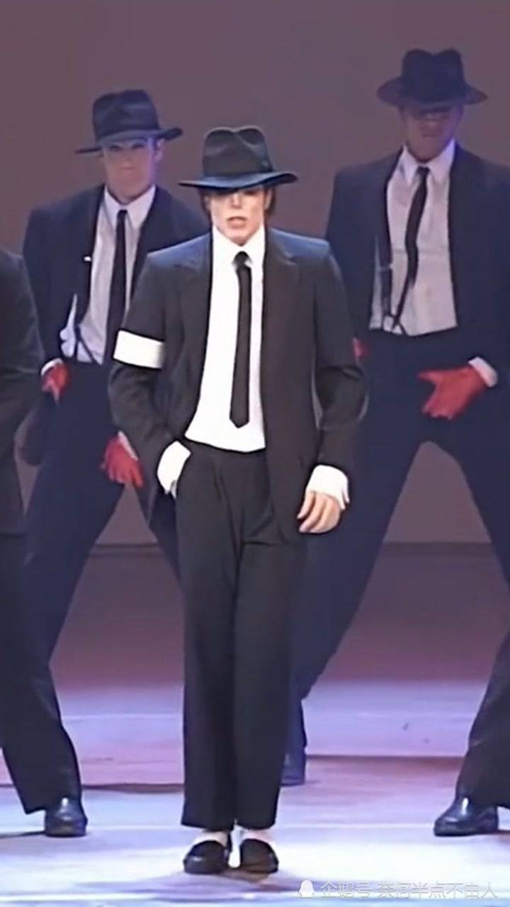 迈克尔杰克逊1995年MTV颁奖典礼，完美表演《Danger…