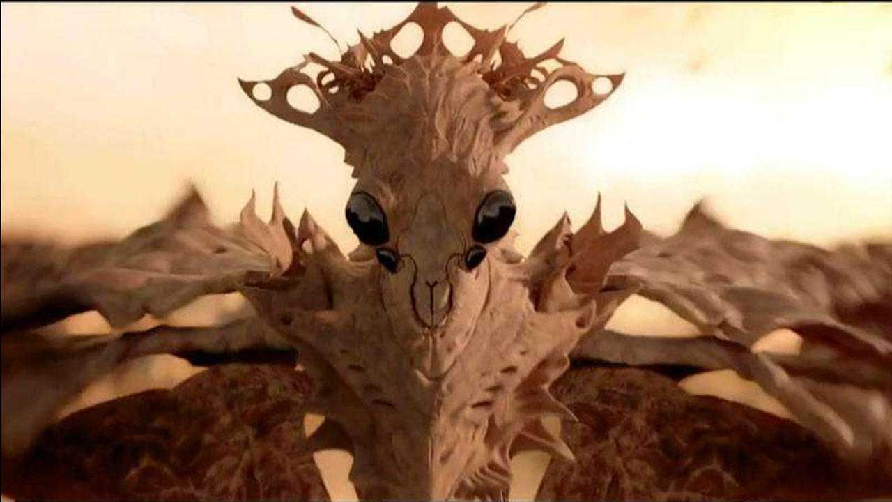 外星虫族入侵地球,少年成功拯救人类,最后却懊悔愧疚