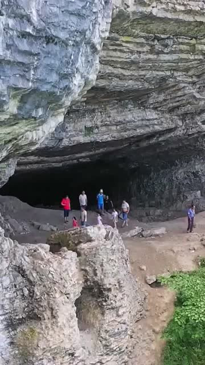 湘西八面山燕子洞曾经的土匪老巢一夫当关万夫莫开