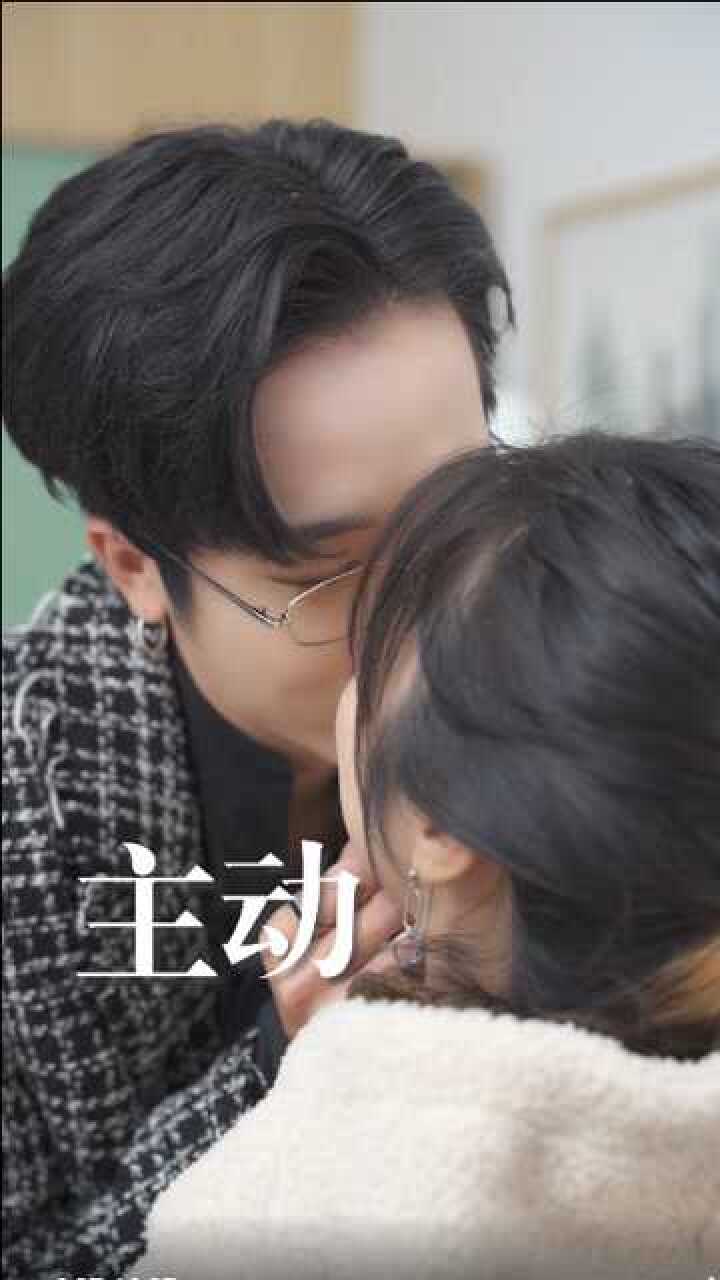 伸手要的糖和主动给的糖味道不一样我不想你因为我想要你爱我你才爱我