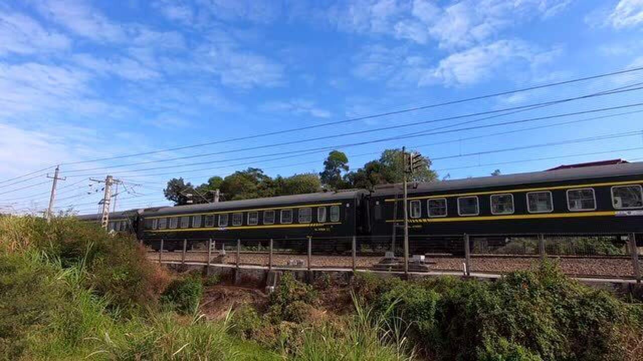 实拍京九线广东惠州段近距离看火车经过画面很美