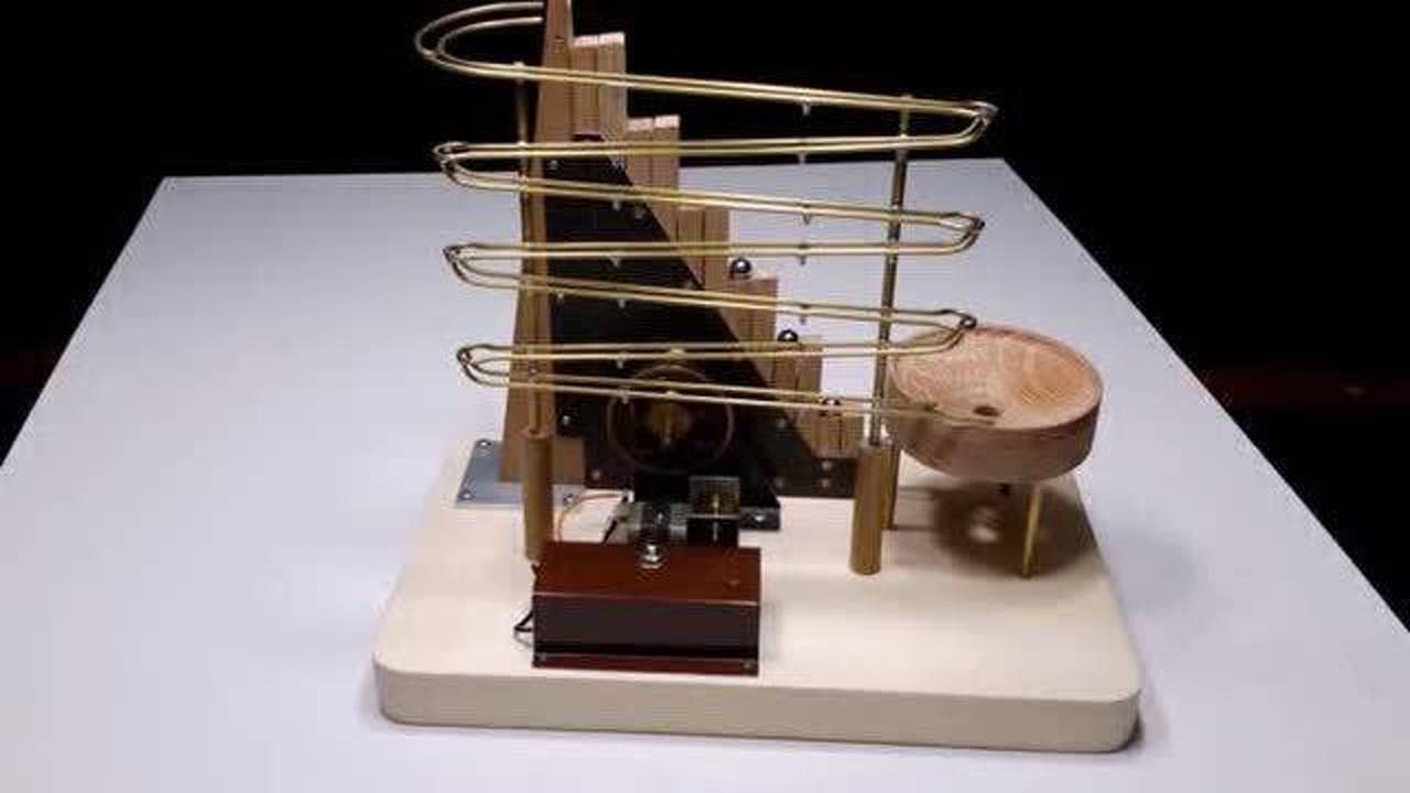 一个有趣的钢珠机器!