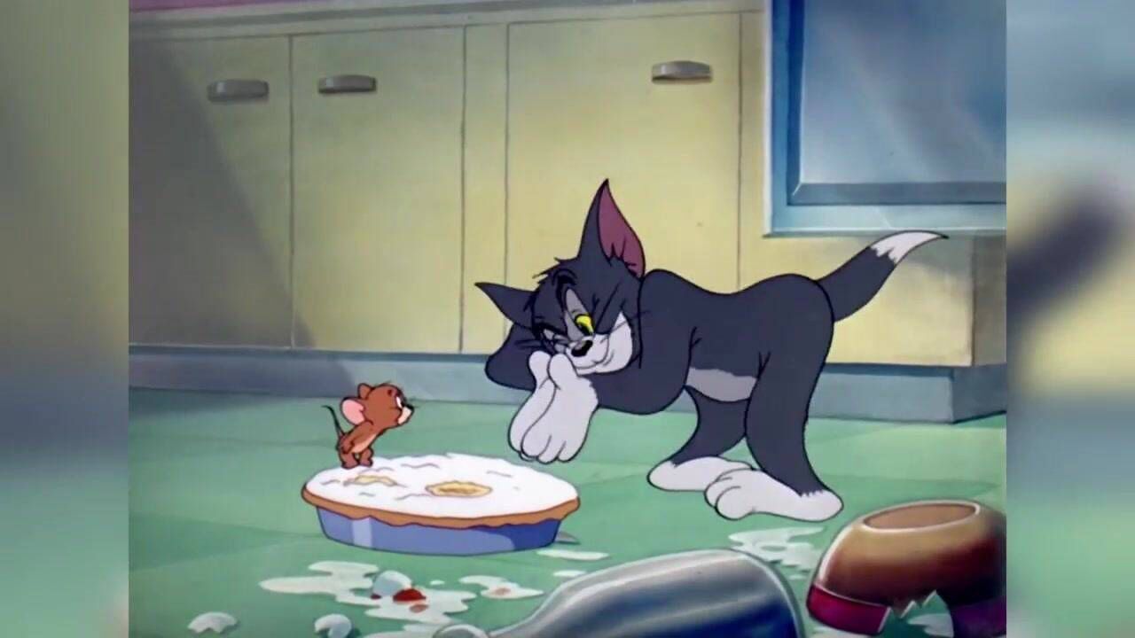 猫和老鼠汤姆喝多了啥事都办的出来想要在盘子里游泳