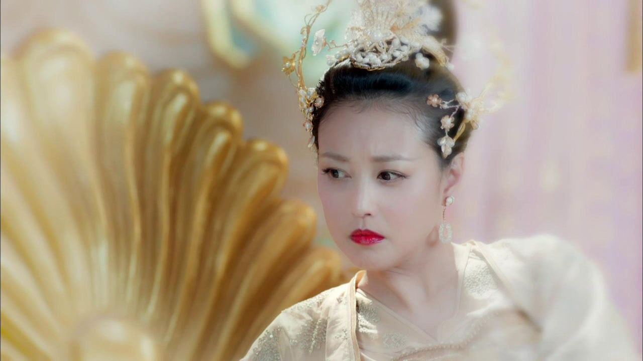 香蜜:暮辞太惨了,被天后的尸解天蚕折磨,鎏英心疼了