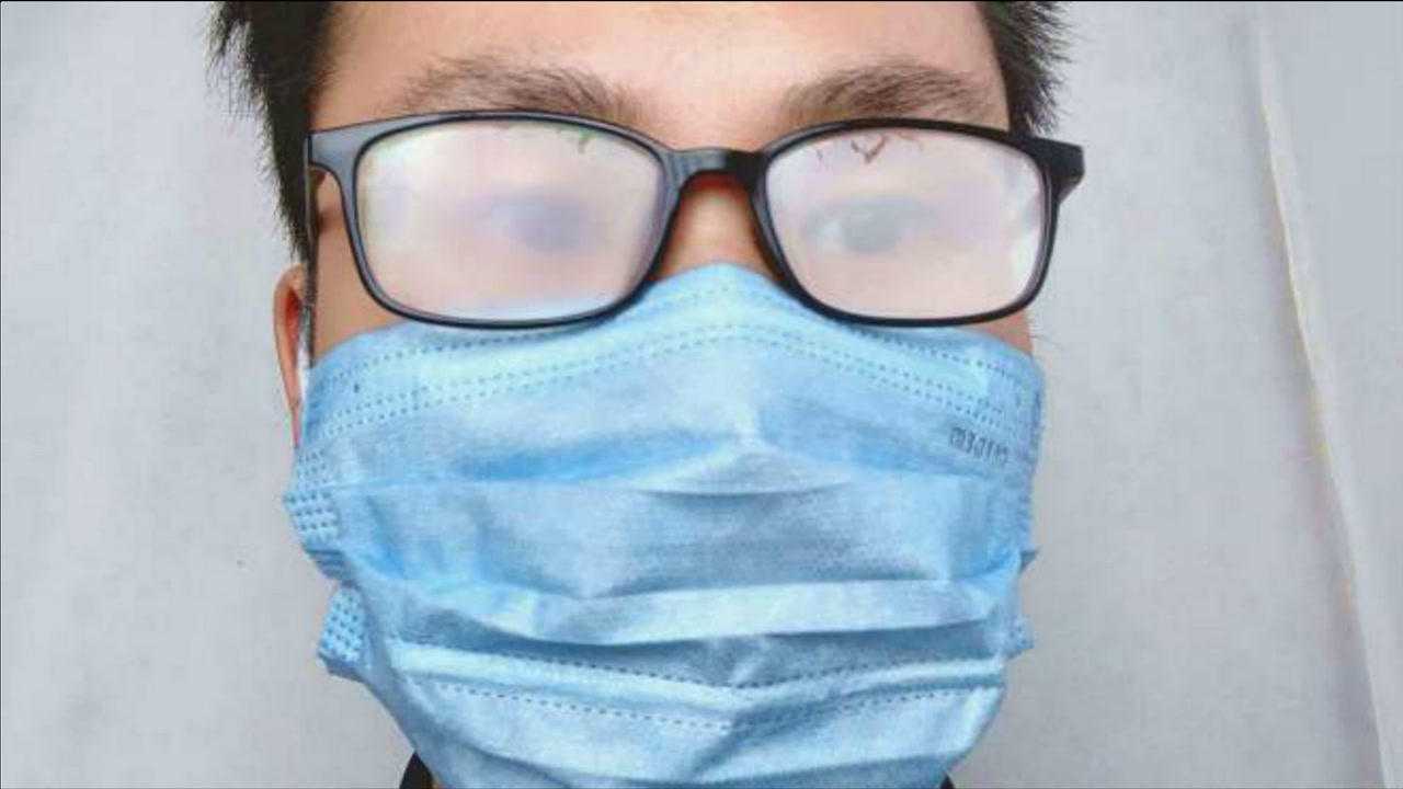 戴口罩时眼镜起雾不用愁一个简单小动作戴一整天都不会起雾