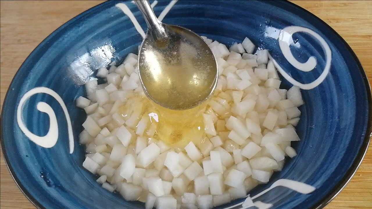 1个萝卜2勺蜂蜜,教你做天然止咳水,润肺又止咳,做法简单又实用