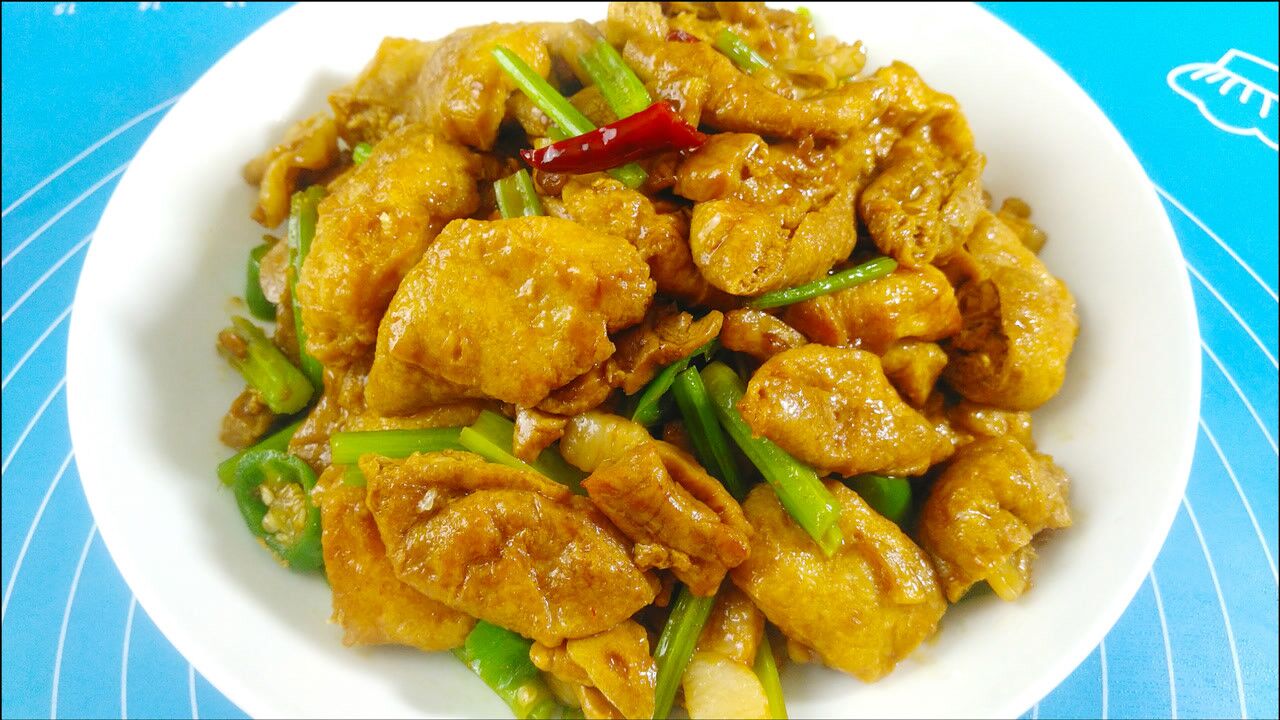 油豆腐烧肉的家常做法,鲜香入味做法简单,咬一口满嘴香