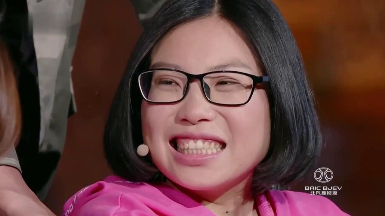 朗读者赖敏和丁一舟的爱情故事让全场的人都为之感动