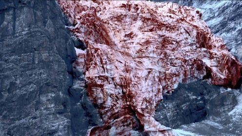 远古冰山融化后，竟流出血红色冰水，更可怕的是藏在里面的东西！