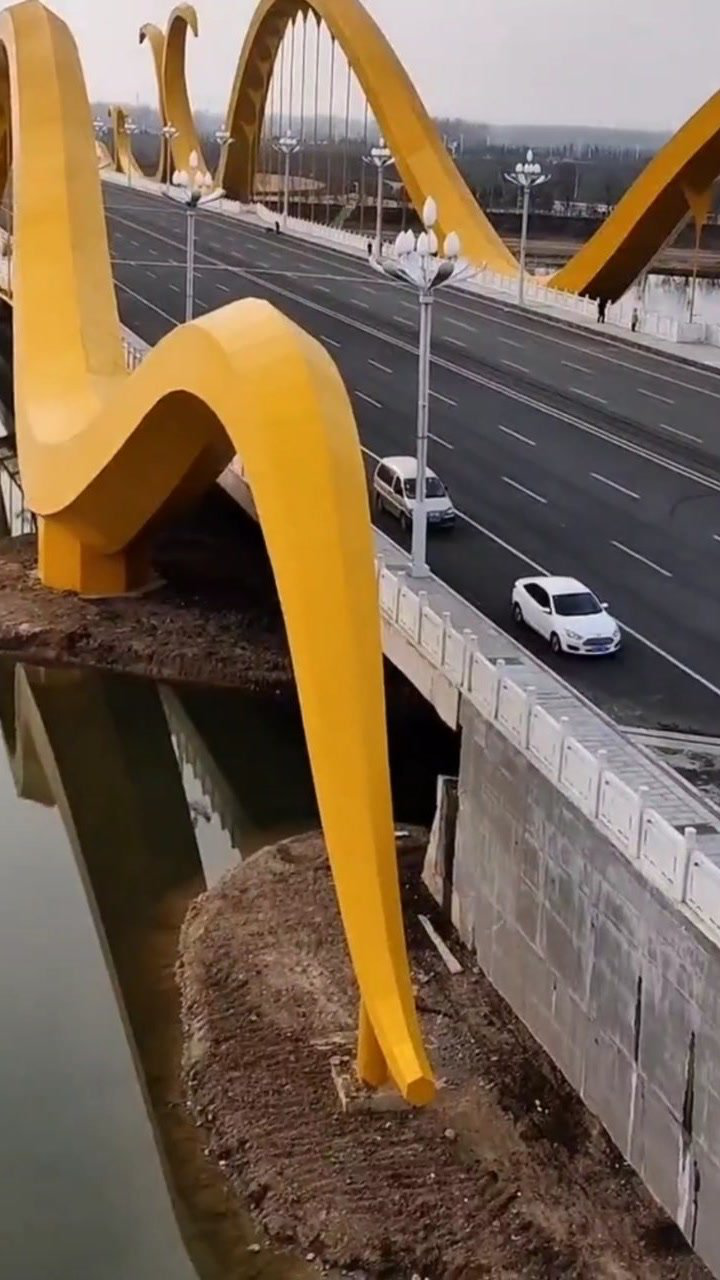 大西平的网红桥