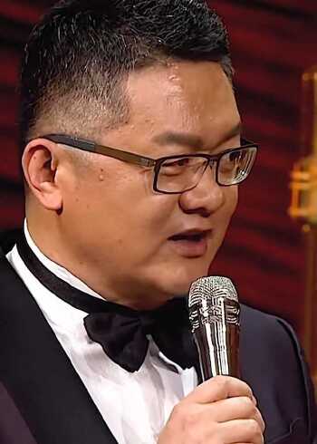 还记得小兵张嘎里的翻译官吗由刘金山饰演的你支持他吗