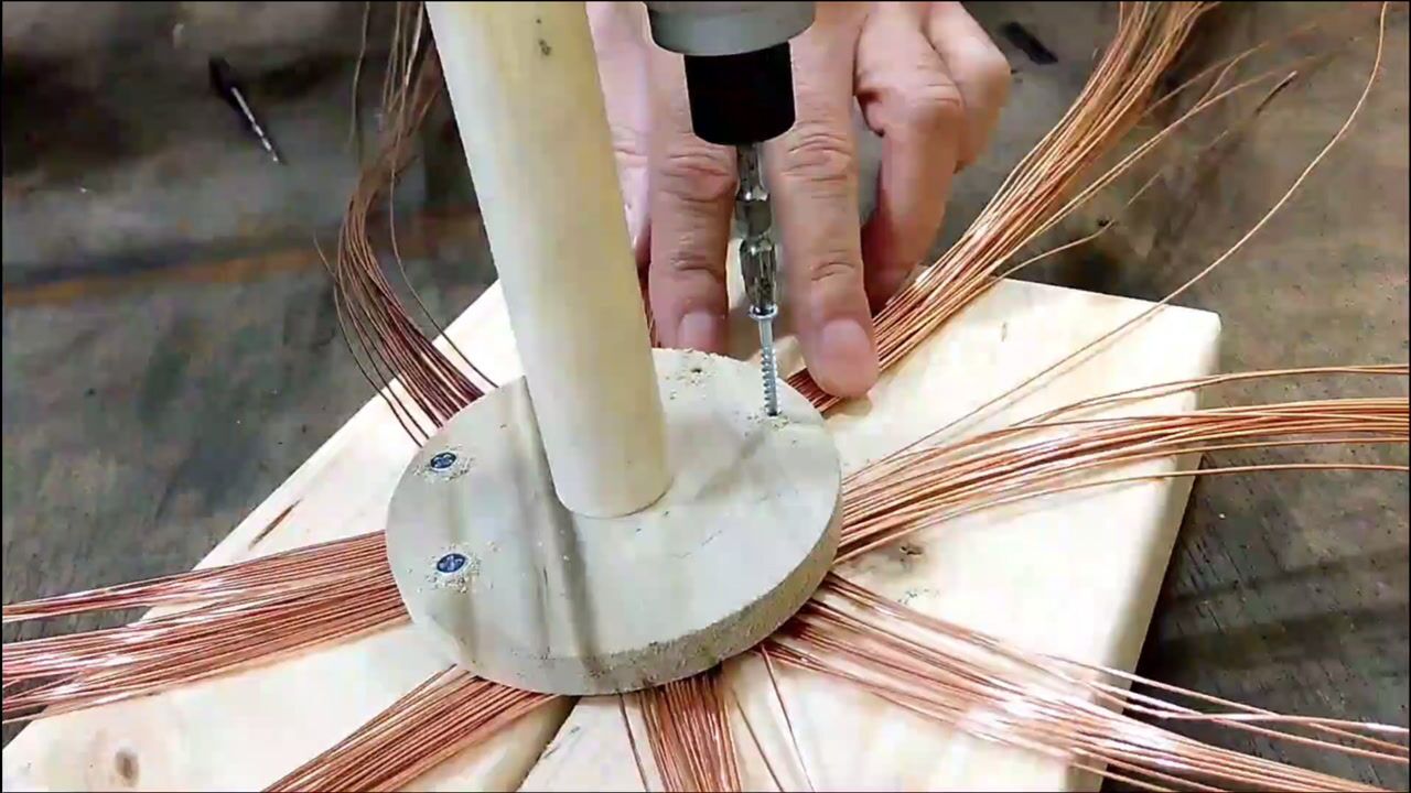 抓一把铜丝,随便拧几下,秒变工艺品
