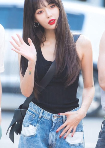 retro future,泫雅和男友合作的歌,性感小野马金泫雅