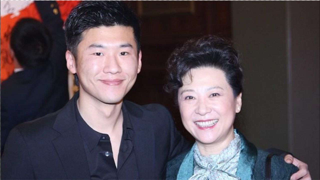 王馥荔儿子罕见亮相,没想到儿子也是知名演员,王馥荔谈儿子合集