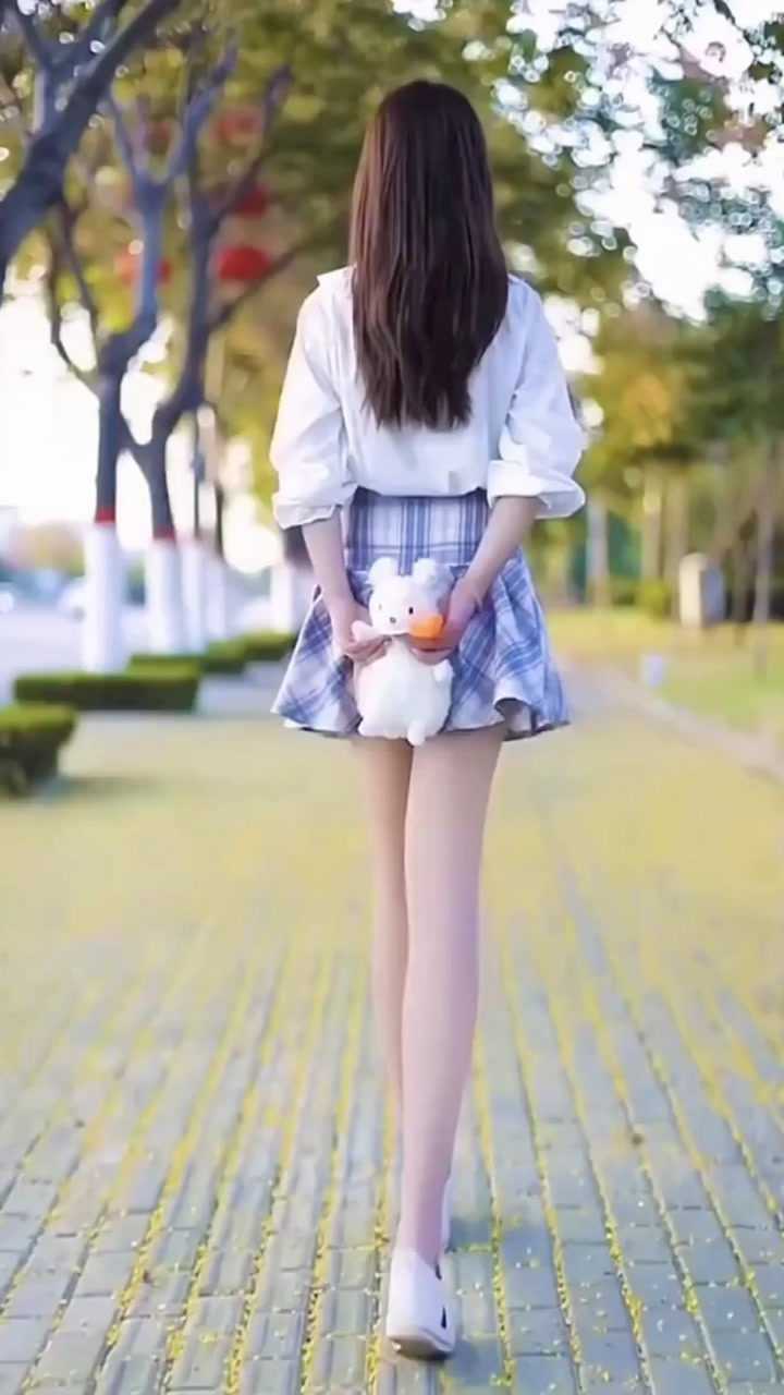 大长腿美女背影