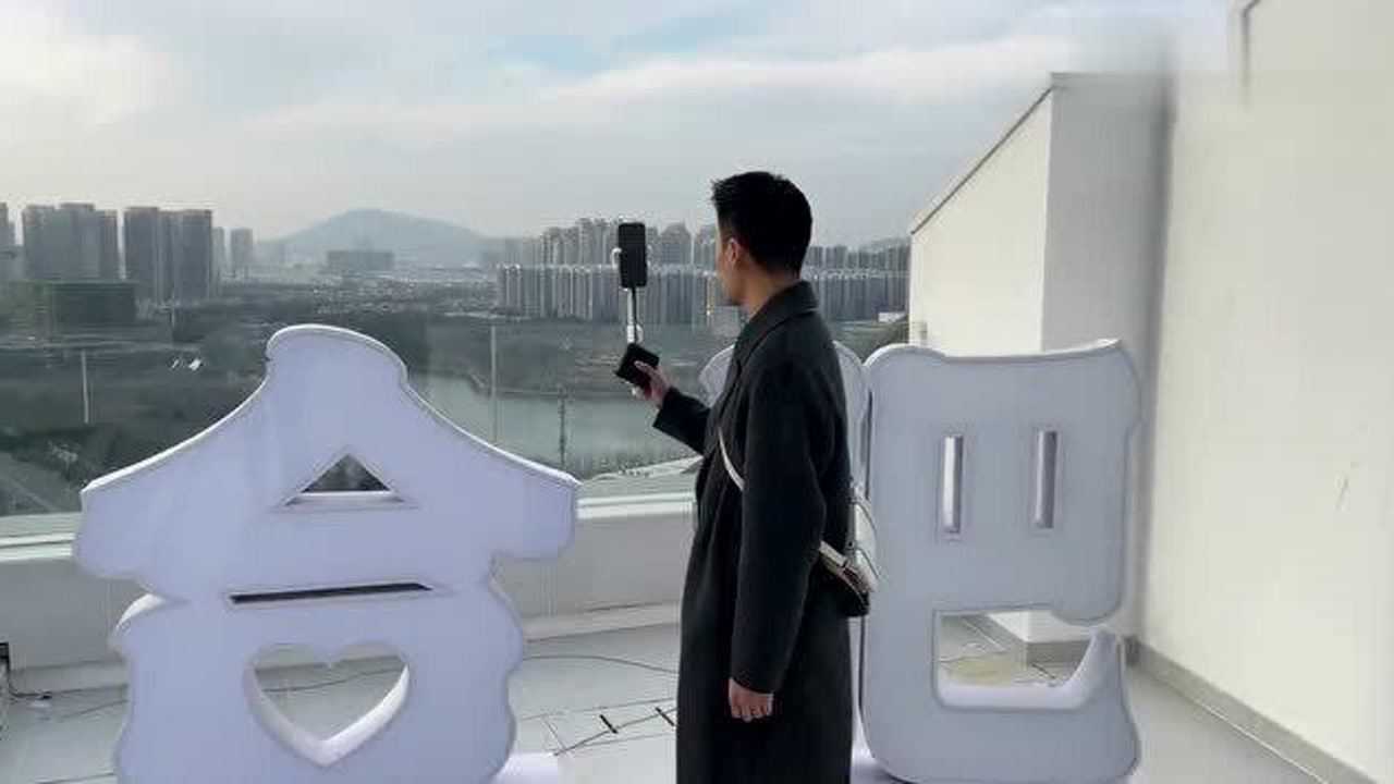 男生女生向前冲主持人张昊探访安徽广播电视台网红打卡地